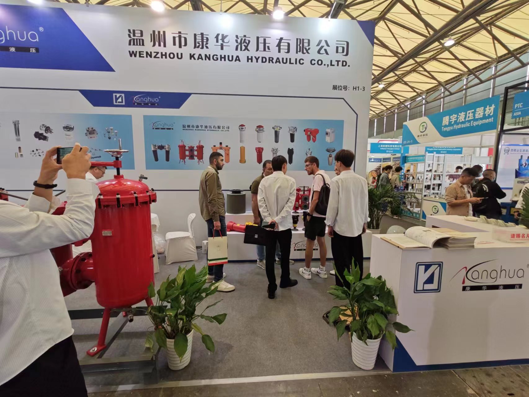 2023年上海PTC展會(huì)康華液壓圓滿(mǎn)成功、過(guò)濾器、液壓附件、過(guò)濾器濾芯